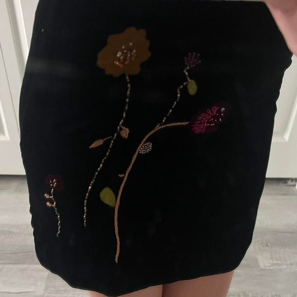 Petite-sophisticate Women's Black Dress - Picture 2 of 3